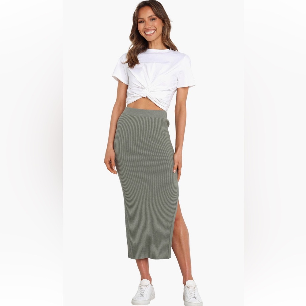 Women's Ribbed Green Maxi Skirt